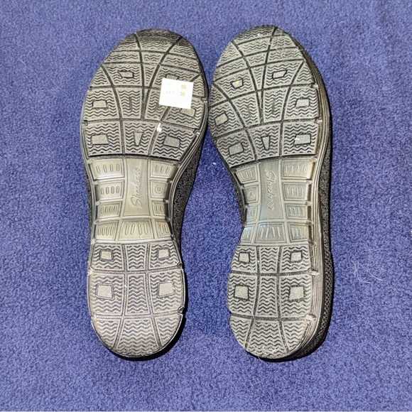Skechers Scallop Collar Textured Black Slip-Ons N w/o Tags Size 9 - Picture 4 of 8